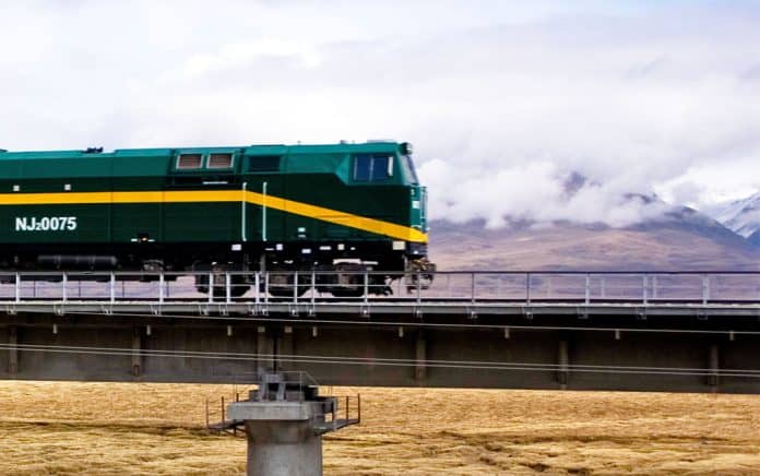 Qinghai–Tibet railway train