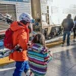 amtrak-winter-park-express-mom-daughter-1021×640