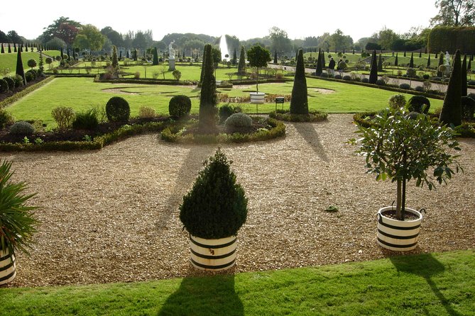 Hampton court palace private tour from London - The Itinerary in Detail