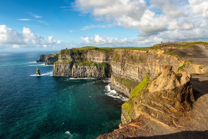 2-Day Rail Tour: Galway, Cliffs of Moher & Medieval banquet in Bunratty Castle - FAQ