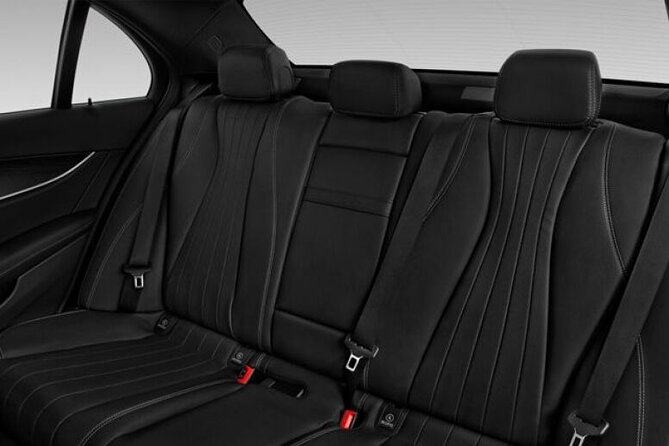 Amsterdam Train Station Arrival Private Transfer to Amsterdam City in Business Car - The Experience in Detail