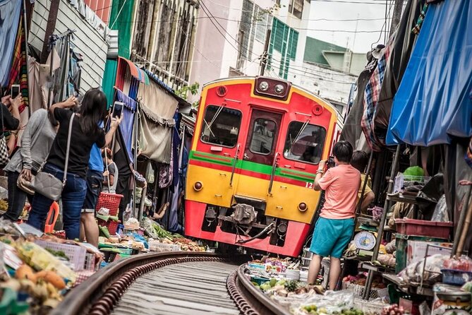 Bangkok Damnoen Saduak, Train Market, Mahanakhon Skywalk - Authenticity and Value