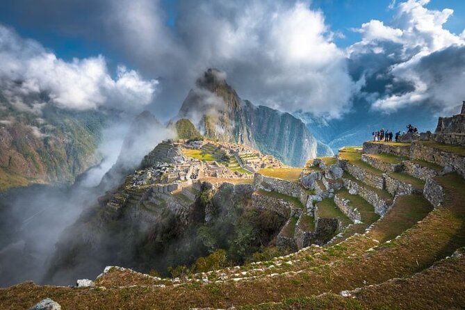 Belmond Hiram Bingham Train to Machupicchu - Full Day - Arriving at Machu Picchu: Skip the Lines, Dive into the Mystique