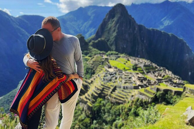 Cyberday Machu Picchu tour By Train 1 Day / Travel until December - The Scenic Train Journey: From Ollantaytambo to Aguas Calientes