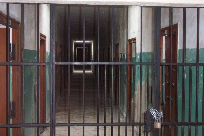 Dachau Concentration Camp Memorial Tour with Train from Munich - Why Choose This Tour?