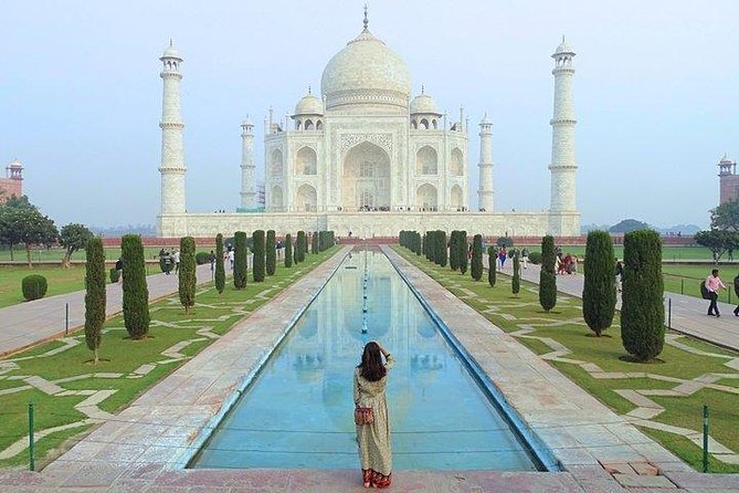Day Trip to The Taj Mahal and Agra from Delhi by Super-fast Train - First Stop: The Taj Mahal