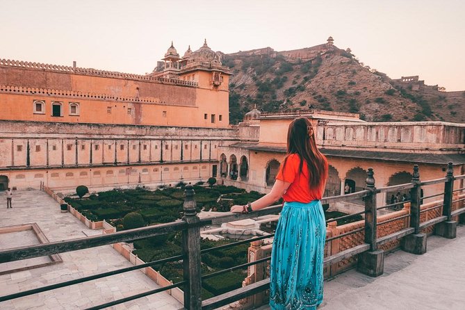 Jaipur Day Tour from Delhi by Fast Train - Meet Your Guide and Start Sightseeing