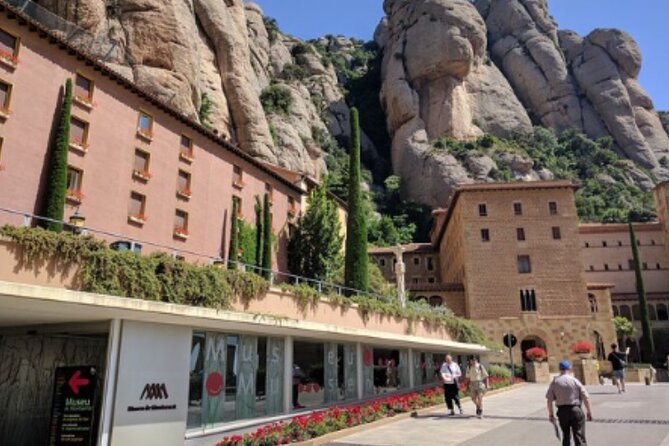 Montserrat and winery private daytrip from Barcelona - The Sum Up