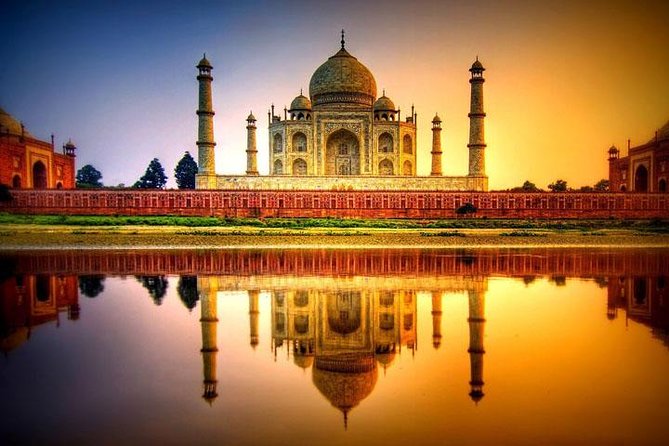 Taj Mahal Tour By Gatimaan Train/Rail All inclusive - Discovering the Mughal Grandeur at Agra Fort