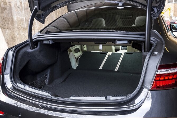 Arrival Transfer from Paris Train Stations to Paris by car or van - The Sum Up
