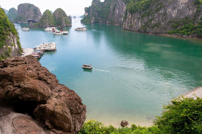 Halong Bay 2D1N Traditional Boat All Inclusive Suppring Cave,Titop,Luon Cave - Excursion to Titop Island: Views and Beach Fun