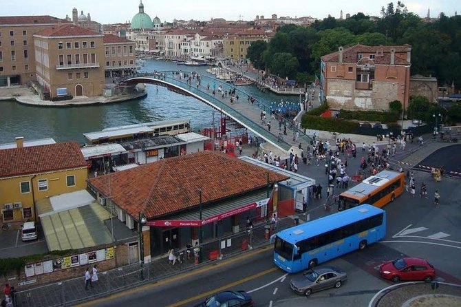 Private Arrival Transfer: Venice Train or Bus Stations to Venice Hotels - Authentic Venetian Views & Personal Touches