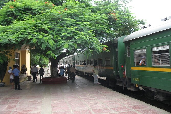 Private Car Transfer: Lao Cai Train Station to Sapa Centre - The Experience: Comfort and Convenience