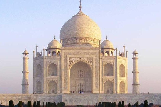 Same Day Taj Mahal Tour by Gatimaan Express Train with Lunch - All Inclusive - Lunch and Leisure in Agra