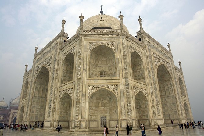 Same Day Taj Mahal Tour By Gatimaan Express Train - FAQs