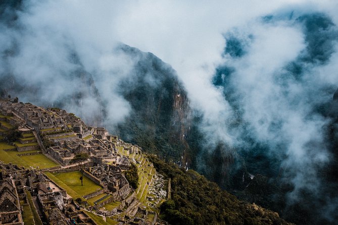 2-Day Tour: Sacred Valley and Machu Picchu by Train - Who Should Consider This Tour?