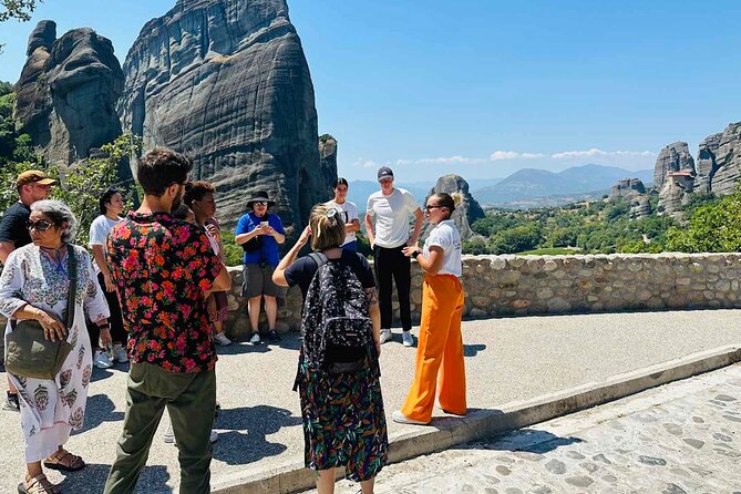 Local Agency - 1 day by Train Thessaloniki to Meteora in English or Spanish - FAQ