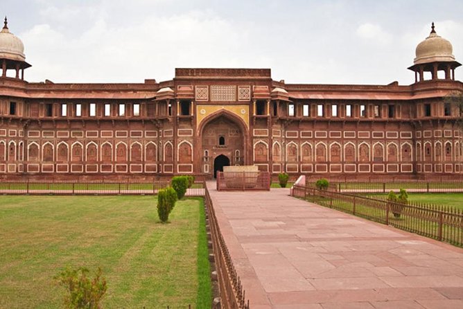 Private Taj Mahal & Agra Tour By Gatimaan Express Train - Who Should Consider This Tour?