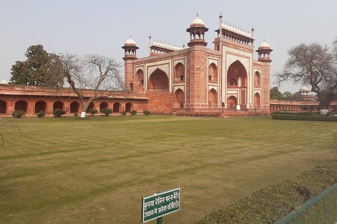 Agra TajMahal Tour by Gatiman Exp. Train - The Sum Up