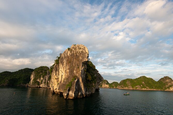 Halong Bay 2D1N Traditional Boat All Inclusive Suppring Cave,Titop,Luon Cave - A Romantic Dinner and Night on the Water