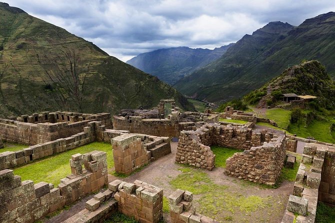 Sacred Valley and Machu Picchu Guided Tour with Accommodation - FAQs