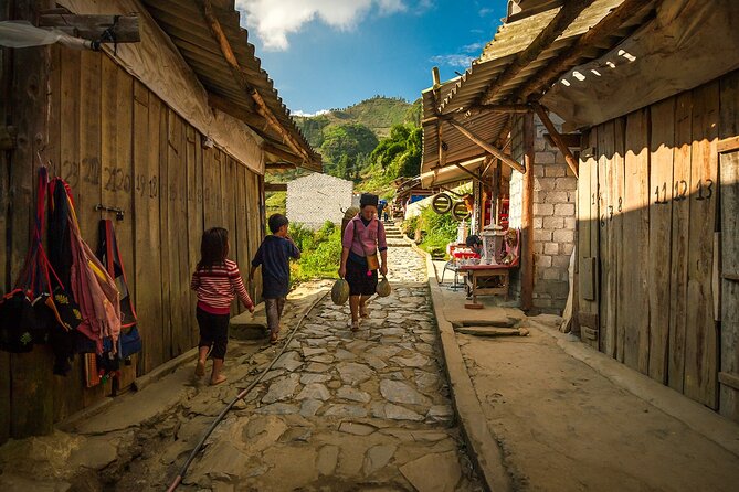 Sapa 2 Days Trek from Hanoi by Shared Bus & Private Tour in Sapa - FAQs