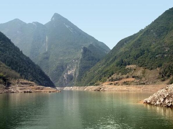 5D4N Yangtze River tour: Yichang to Chongqing by Victoria Sabrina - Key Points