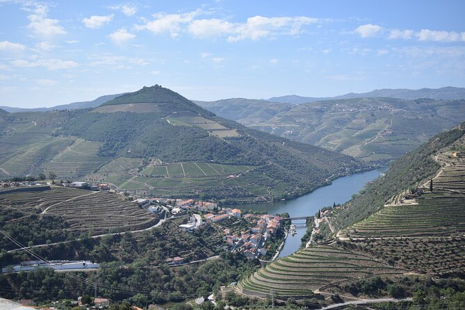 Douro Valley Tour with Train and Vinho Verde - Authentic Experiences and Genuine Highlights