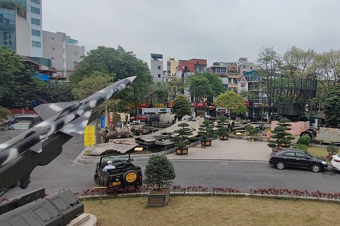 Hanoi Jeep Tour Sightseeing Include Street Food and Train Street - Key Points