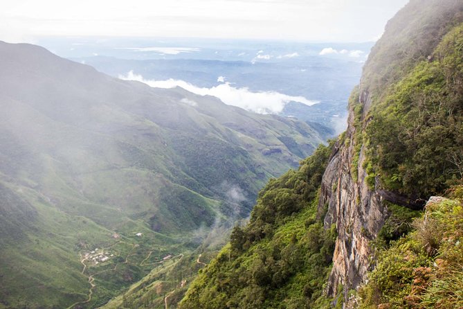 Horton Plains National Park Tour With Scenic Train Ride - Key Points