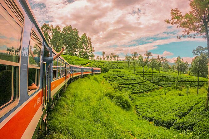 Peradeniya to Badulla train ride on (Train No: 1001 "Denuwara Menike") - Key Points