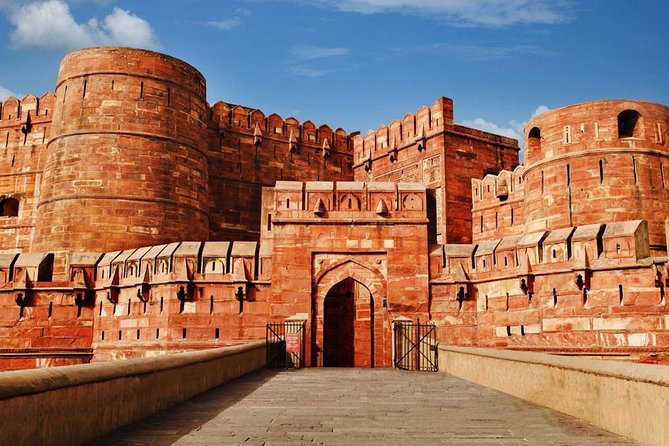 Private Trip to Taj Mahal & Agra Fort by Gatimaan Express Train - Key Points