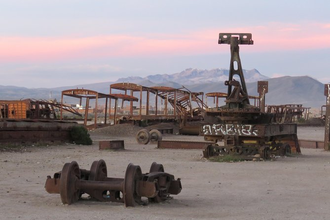 Private visit to the train cemetery from Uyuni - Key Points