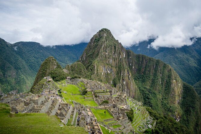 Tour to Machu Picchu 2D-1N by 360 ° Panoramic train INCA RAIL From Your hotel in Cusco. - Key Points