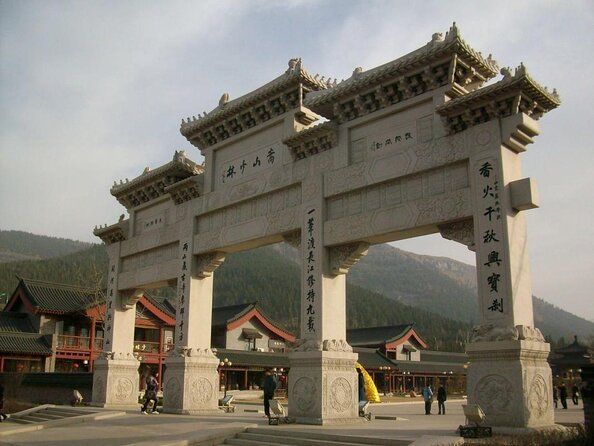 Xi'an Private Day Trip to Shaolin Temple and Songyang Academy by Bullet Train - Key Points